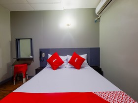 OYO 861 Rosas Travellers Inn