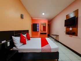 OYO 861 Rosas Travellers Inn