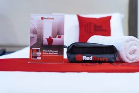 RedDoorz Premium @ West Avenue Quezon City