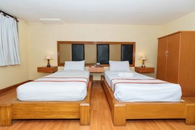 Sir William's Hotel by RedDoorz