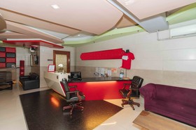 Sir William's Hotel by RedDoorz
