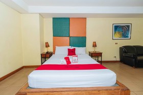 Sir William's Hotel by RedDoorz