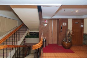 Sir William's Hotel by RedDoorz