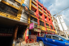 Sir William's Hotel by RedDoorz