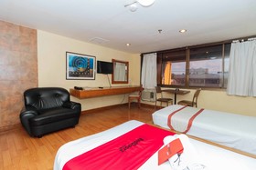 Sir William's Hotel by RedDoorz
