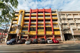 Sir William's Hotel by RedDoorz