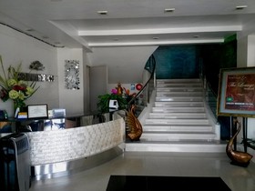 Urban Manor Hotel