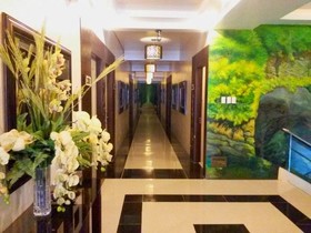 Urban Manor Hotel