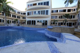 Aladin White Beach Resort