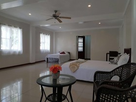 Lanas Beach Resort