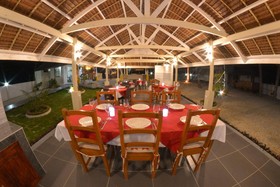 Lanas Beach Resort
