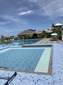 EM Royalle Hotel & Beach Resort