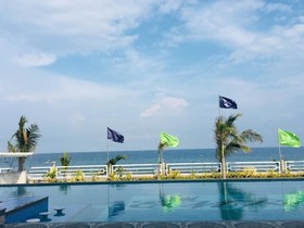 EM Royalle Hotel & Beach Resort