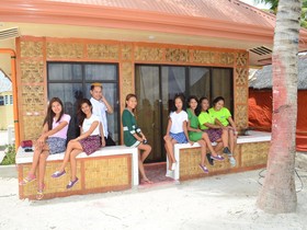 Ritzy's White Beach Resort & Restaurant