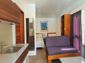 Pili Beach Resort Agmanic