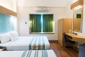 Microtel by Wyndham South Forbes