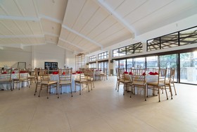 WhiteWoods Convention & Leisure Hotel by RedDoorz Premium