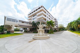 WhiteWoods Convention & Leisure Hotel by RedDoorz Premium