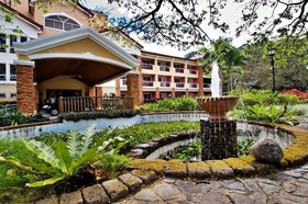 Subic Holiday Villas