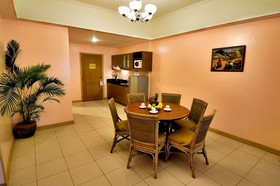 Subic Holiday Villas