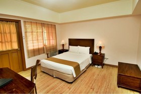 Subic Holiday Villas