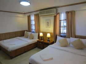 Chateau Beatrice Bed & Breakfast
