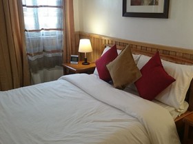 Chateau Beatrice Bed & Breakfast