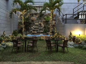 Chateau Beatrice Bed & Breakfast