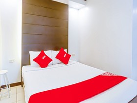 El Ronaldo Suites by OYO Rooms