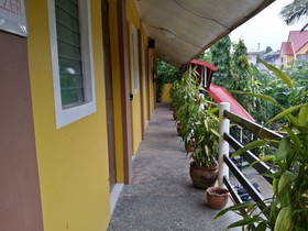 Famous Inn