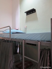 Mountain Breeze Hostel Tagaytay Center