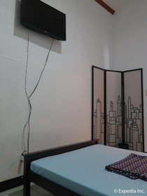 Mountain Breeze Hostel Tagaytay Center
