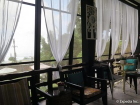 Mountain Breeze Hostel Tagaytay Center