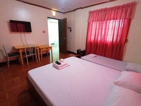 OYO 879 Lauriens Budget Hotel 2