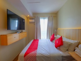 Pine Suites by OYO Rooms