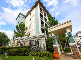 Pine Suites by OYO Rooms