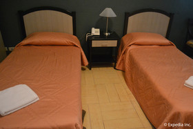 Tagaytay Country Hotel