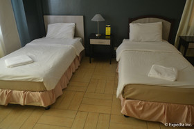 Tagaytay Country Hotel