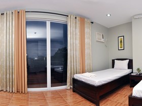 Harbour Gardens Tourist Inn
