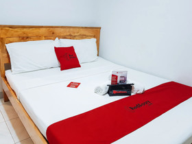 Reddoorz near Ramiro Community Hospital