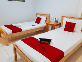 Reddoorz near Ramiro Community Hospital