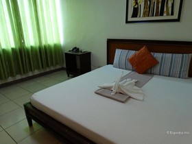 Sun Avenue Tourist Inn And Cafe