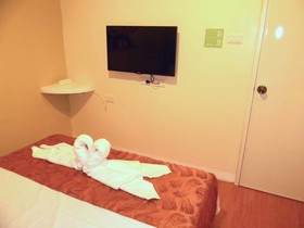 TR3ATS Guest House Bohol Hostel