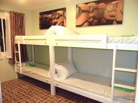 TR3ATS Guest House Bohol Hostel