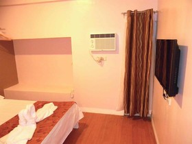 TR3ATS Guest House Bohol Hostel