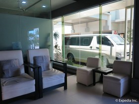 Lucky 9 Budget Hotel