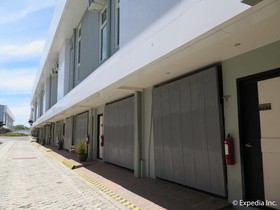Lucky 9 Budget Hotel