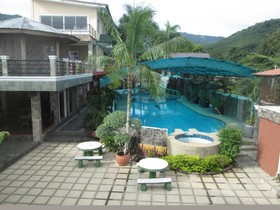 Villa Khristalene Resort