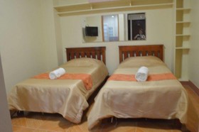 Manora Apartments & Guest House