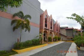 Manora Apartments & Guest House